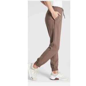 Athleta Metropolis Primatwill Jogger Lifestyle Travel Pant Size 8 Blush Brown